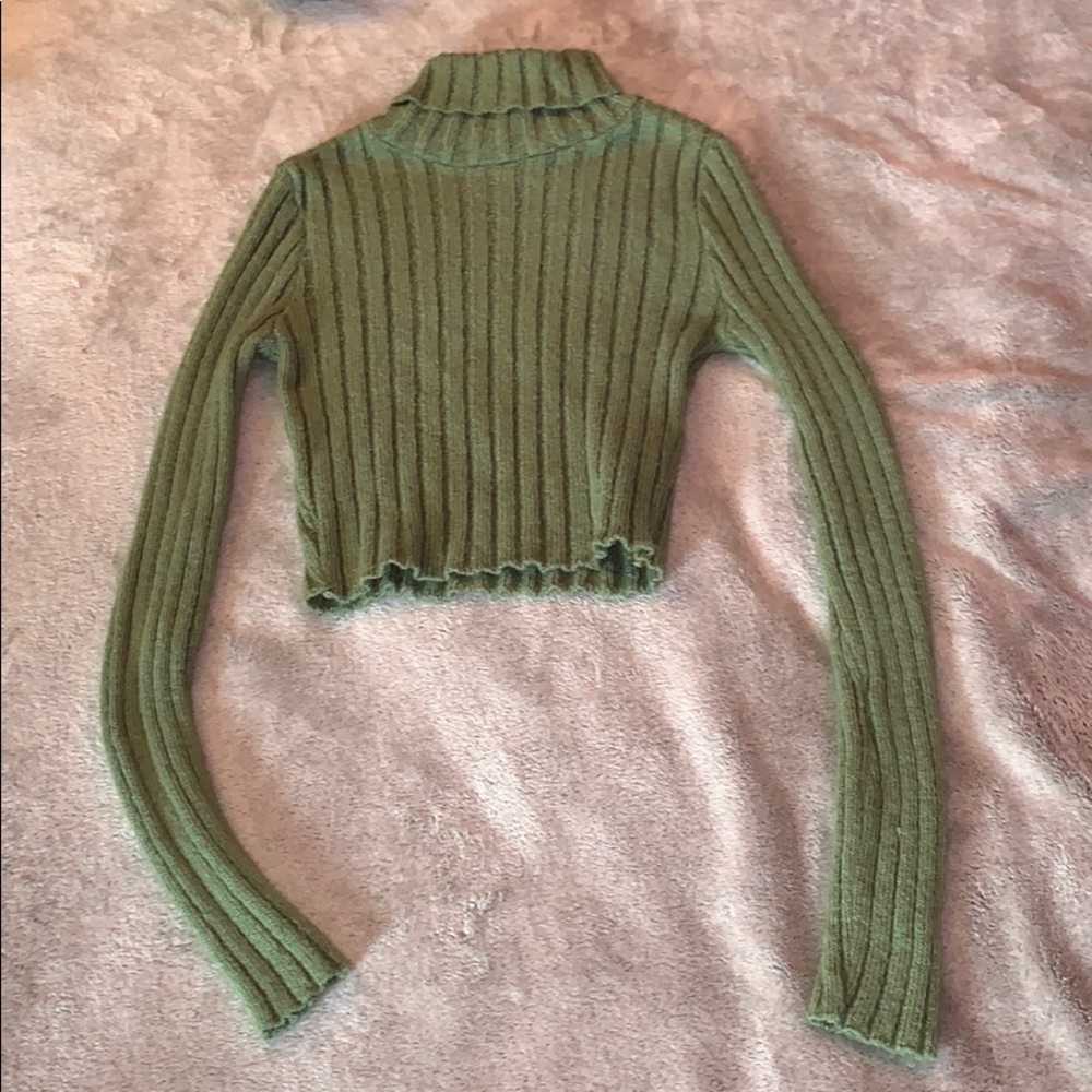 green turtle neck, cropped sweater